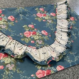 Croscill 2 standard envelope pillow shams. 1990’s